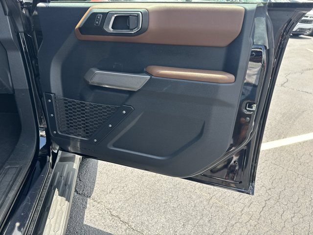 Used 2022 Ford Bronco Outer Banks AWD/4WD image 17