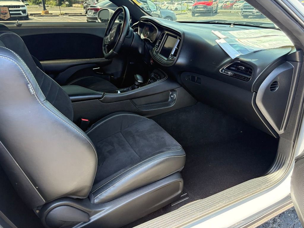 Used 2022 Dodge Challenger SRT Hellcat w/ Plus Package RWD image 10