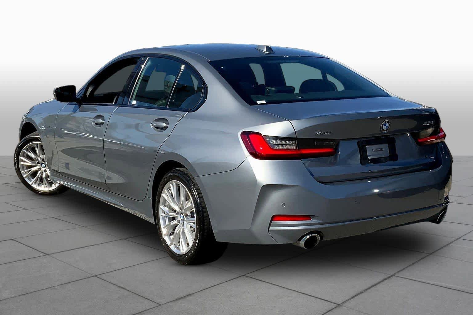 Used 2023 BMW 330i xDrive Sedan w/ Premium Package image 12