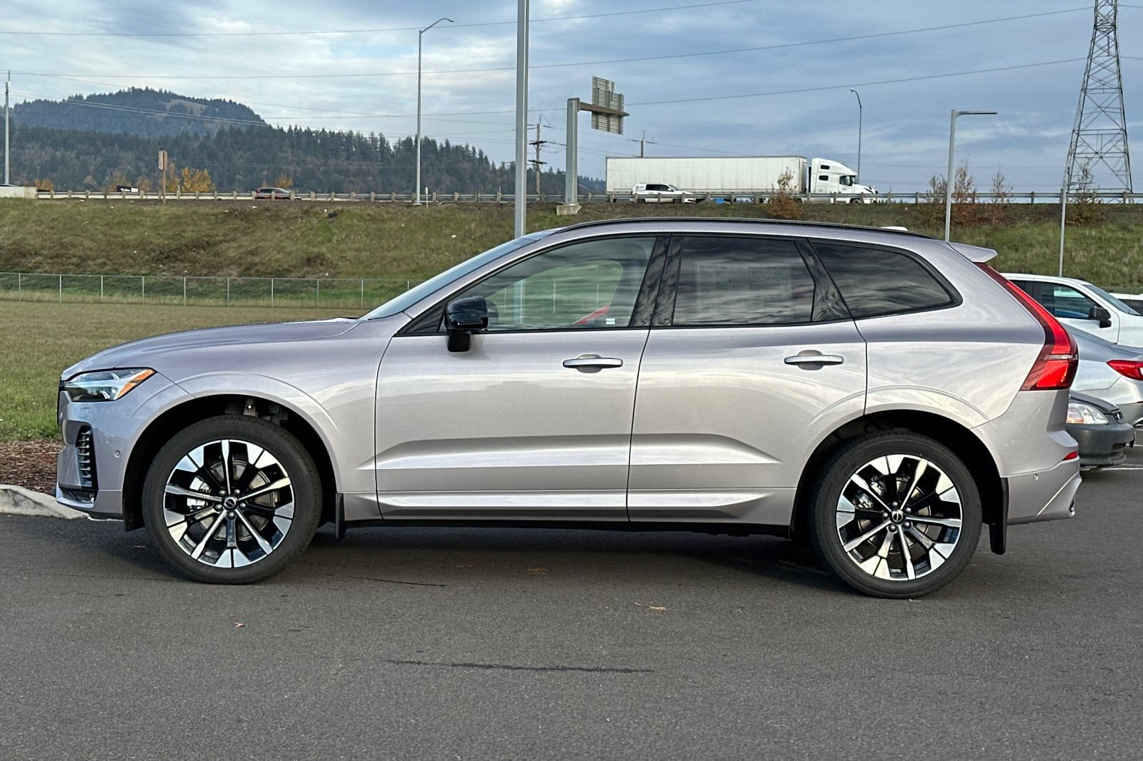 New 2026 Volvo XC60 B5 Plus w/ Climate Package AWD/4WD image 6