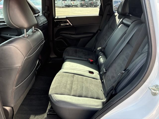 Used 2024 Mitsubishi Outlander SE FWD image 15