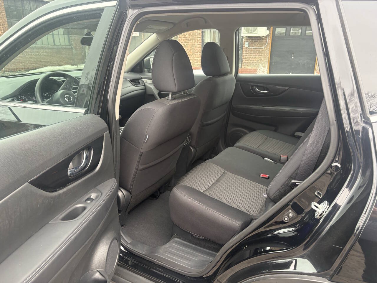 Used 2018 Nissan Rogue S AWD/4WD image 16