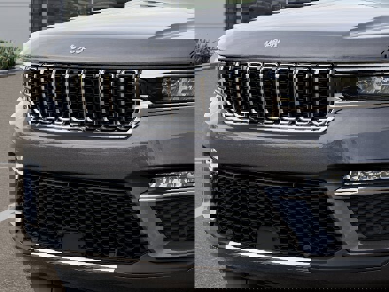 New 2025 Jeep Grand Cherokee Limited w/ Luxury Tech Group II image 28