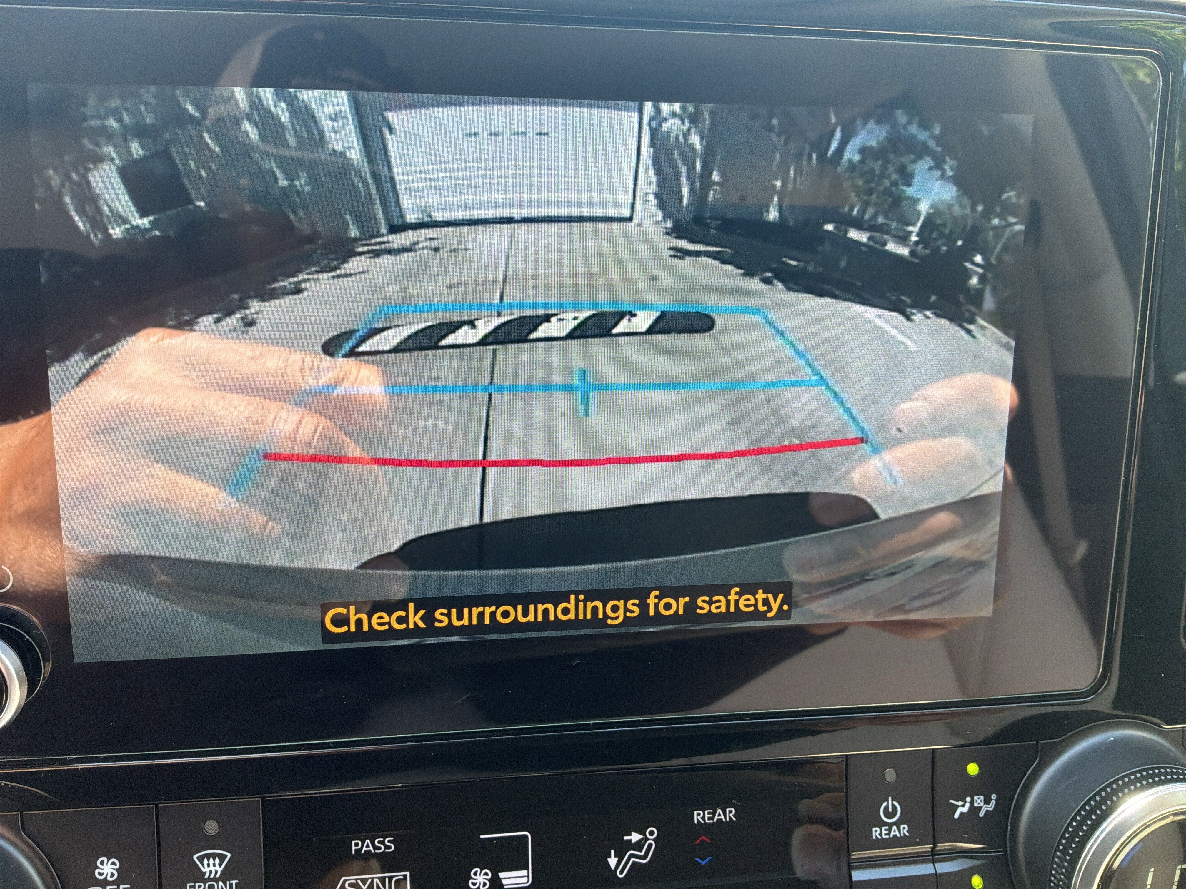 Used 2024 Toyota Highlander XLE FWD image 25