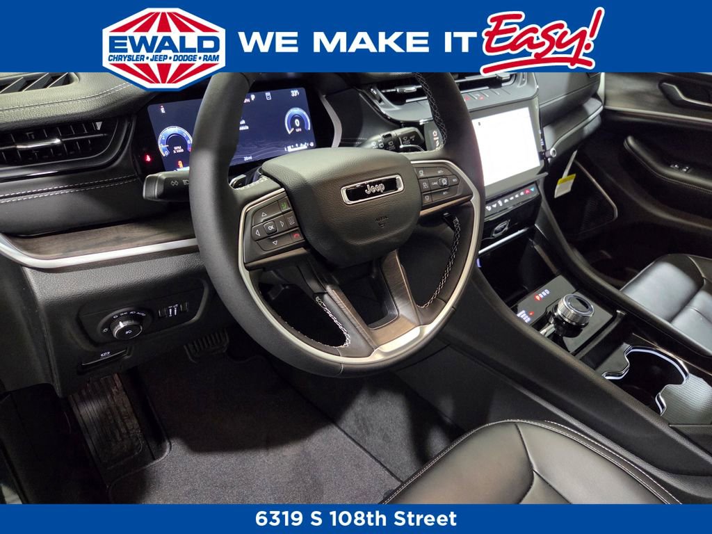 New 2026 Jeep Grand Cherokee L Limited w/ Limited Altitude Package AWD/4WD image 4