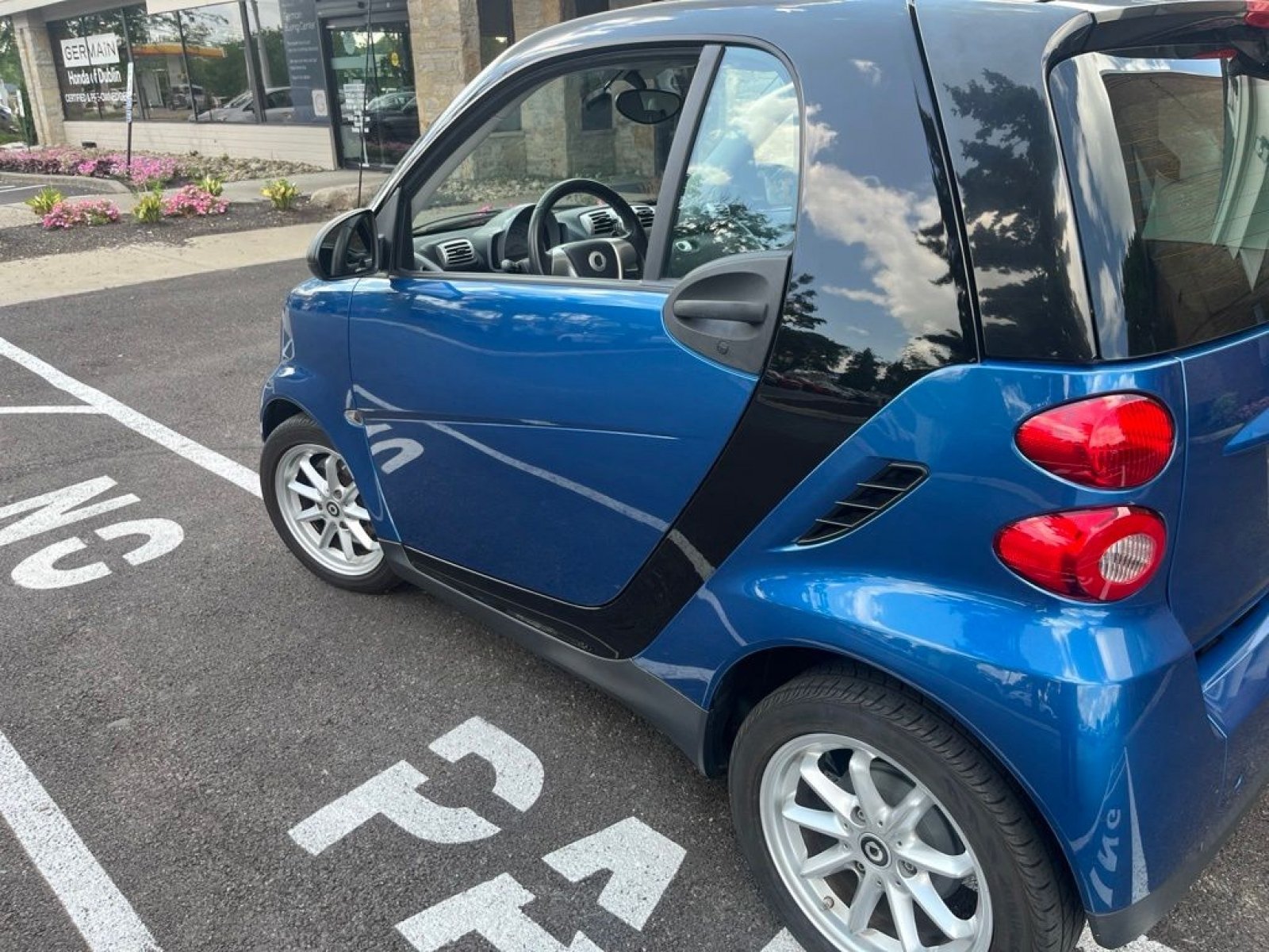 Used 2009 smart fortwo pure RWD image 18