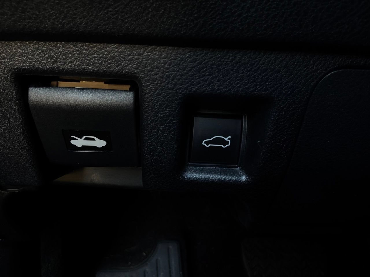 Used 2025 Lexus IS 350 F Sport w/ Accessory Package RWD image 27