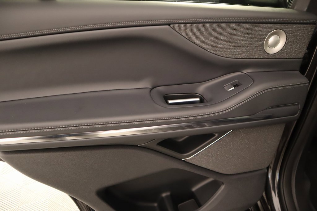 New 2025 Lincoln Navigator Reserve w/ Jet Appearance Package image 18