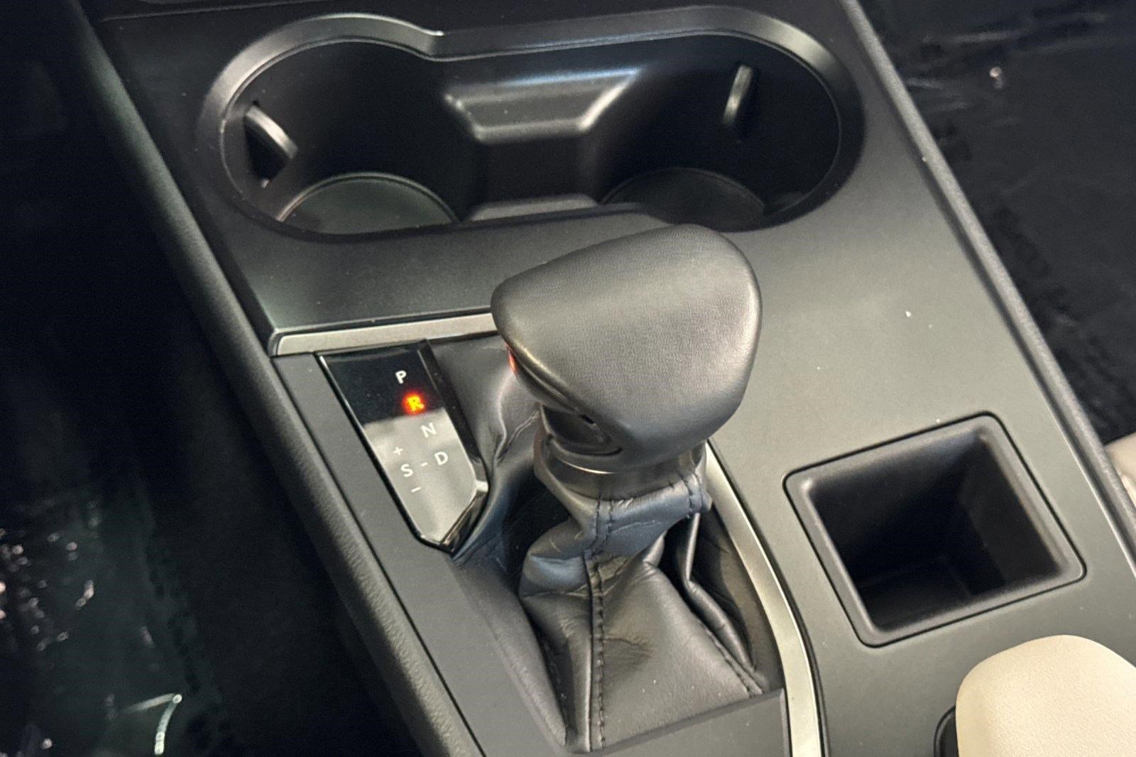 Used 2024 Lexus UX 250h FWD image 19