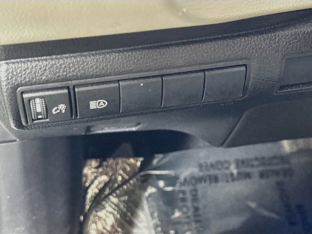 Used 2020 Toyota Corolla LE FWD image 23
