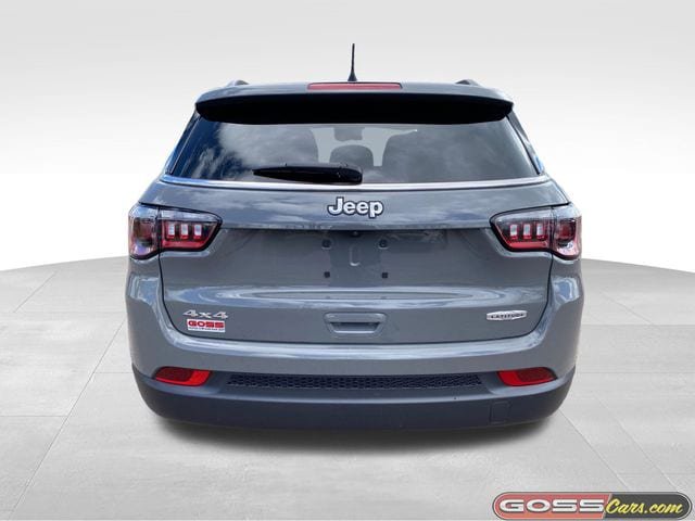 Certified 2023 Jeep Compass Latitude w/ Convenience Group AWD/4WD image 4