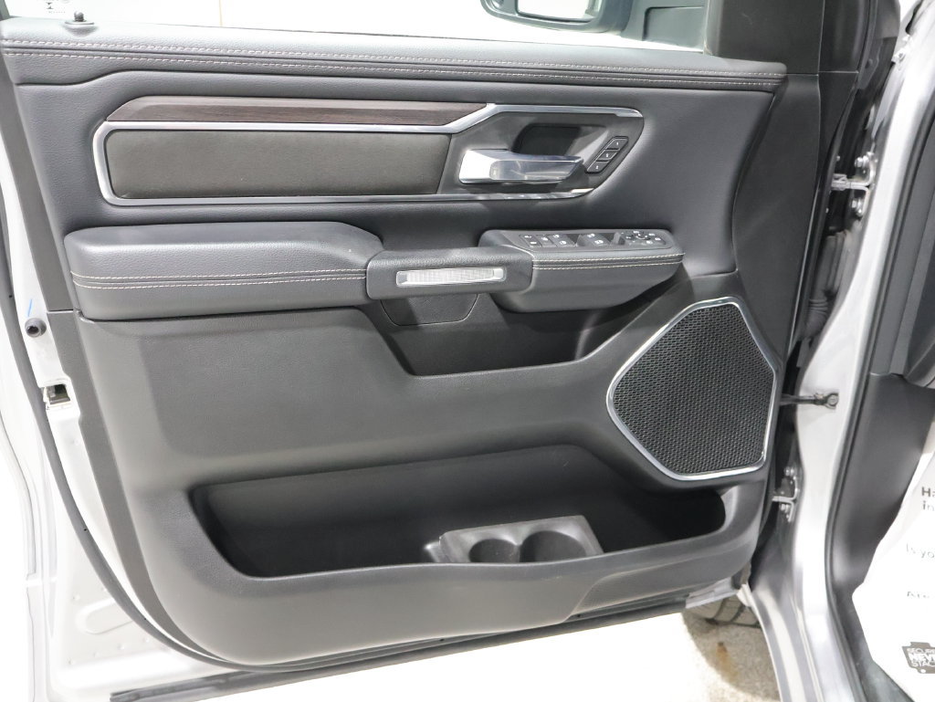 Used 2025 RAM 1500 Laramie w/ Sport Appearance Package AWD/4WD image 13