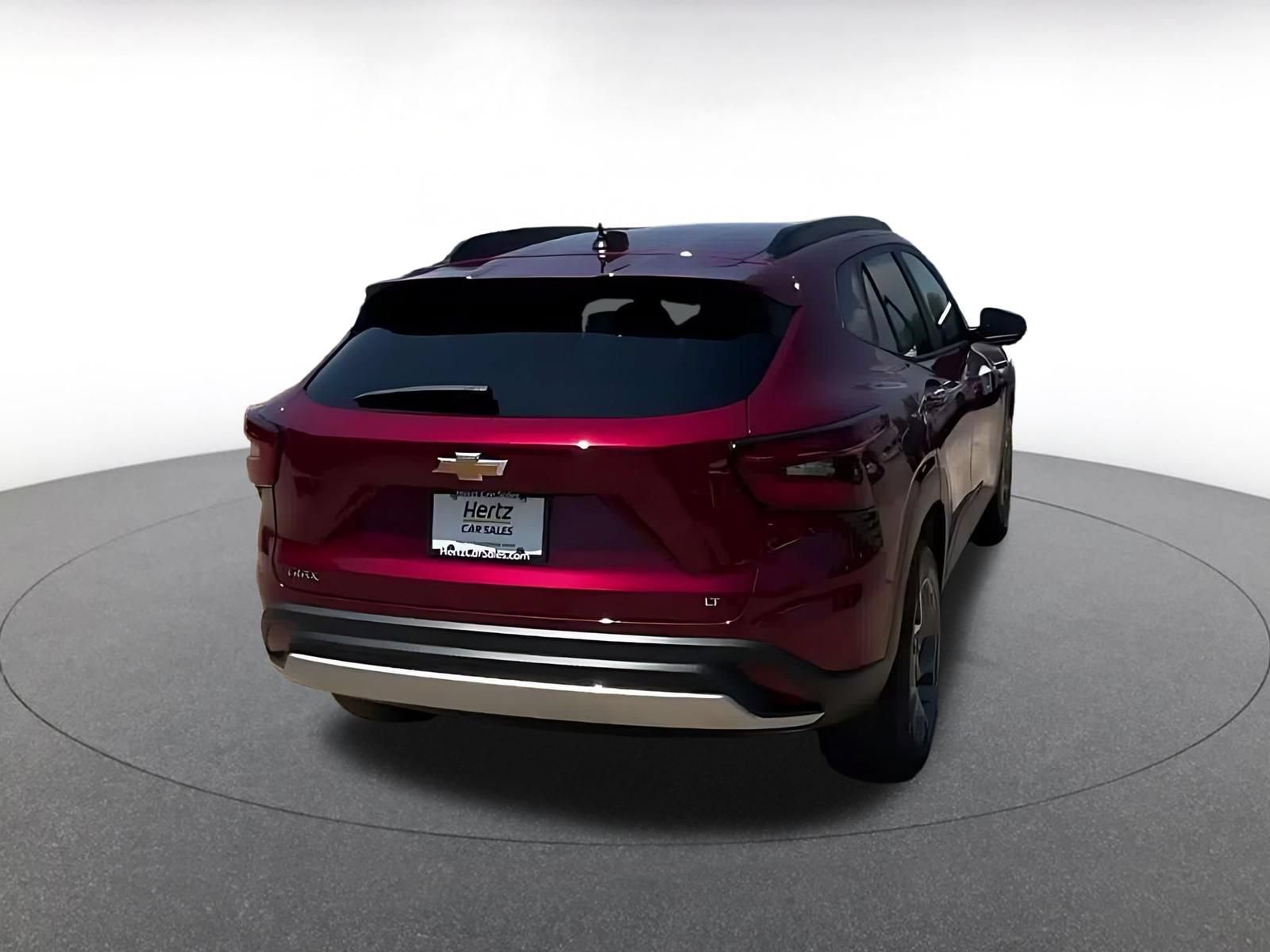 Used 2025 Chevrolet Trax LT FWD image 11