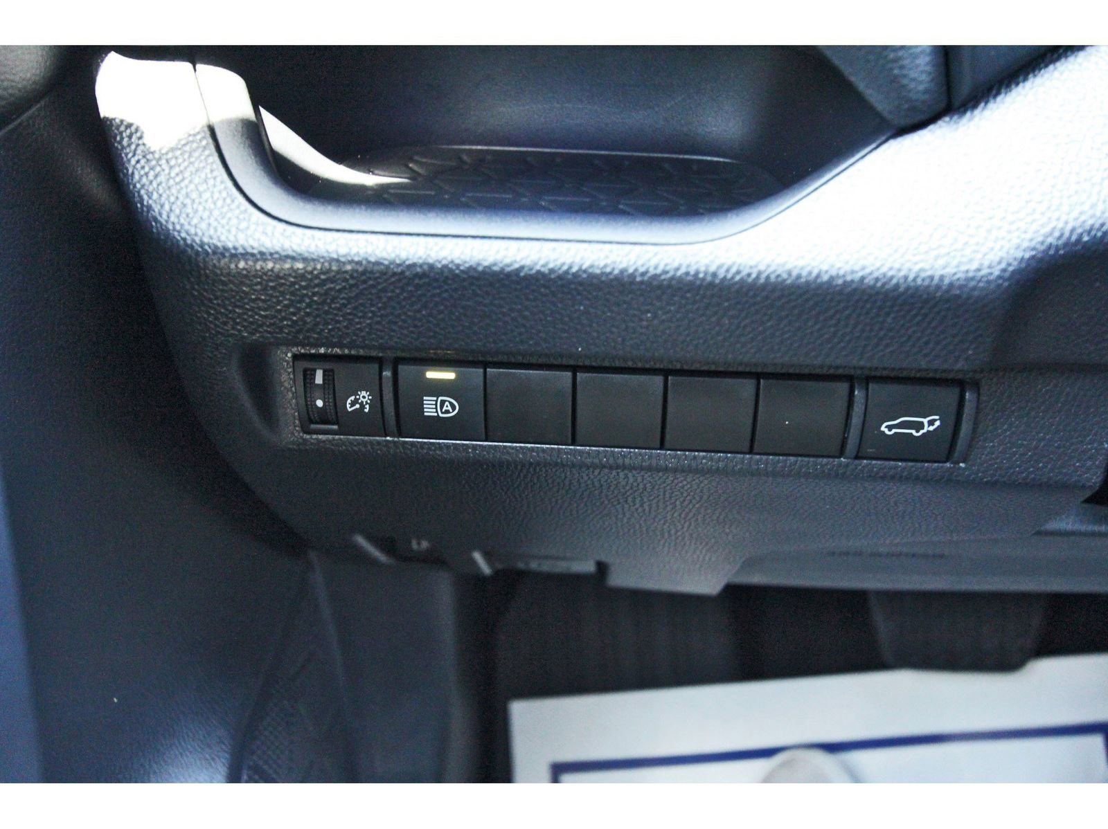 Used 2024 Toyota RAV4 XSE AWD/4WD image 18