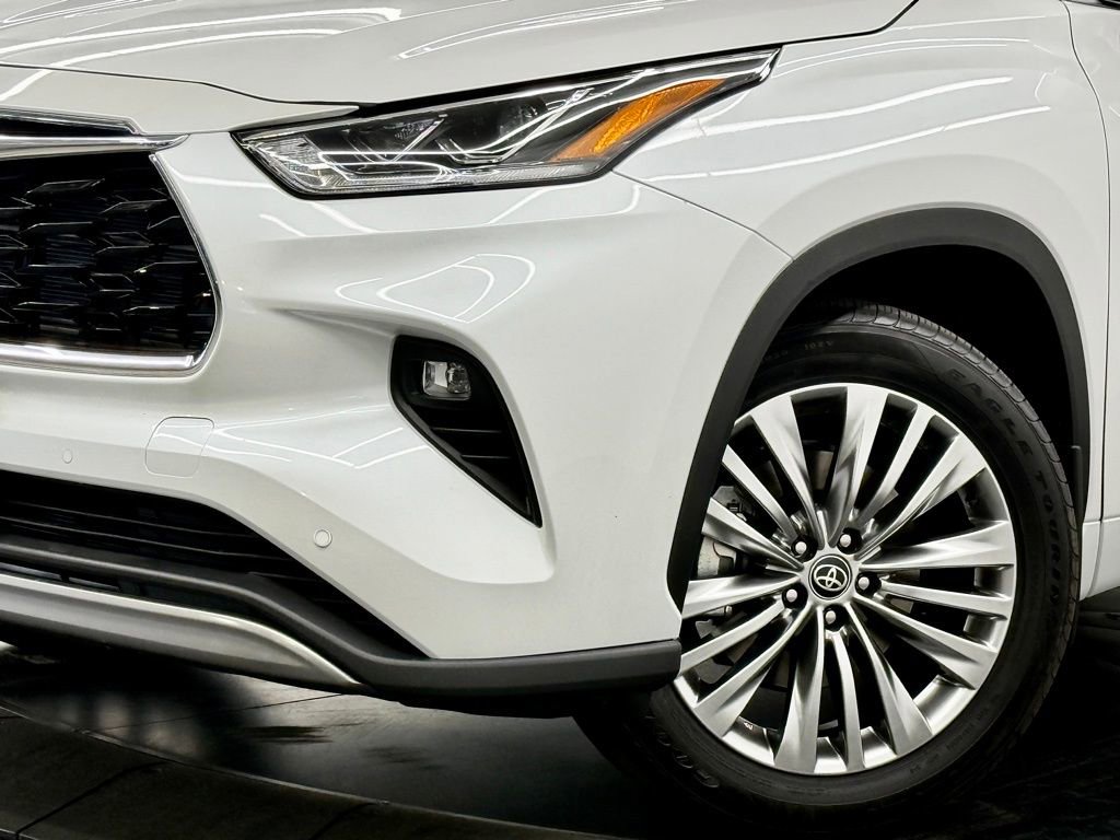 Used 2026 Toyota Highlander Platinum image 4