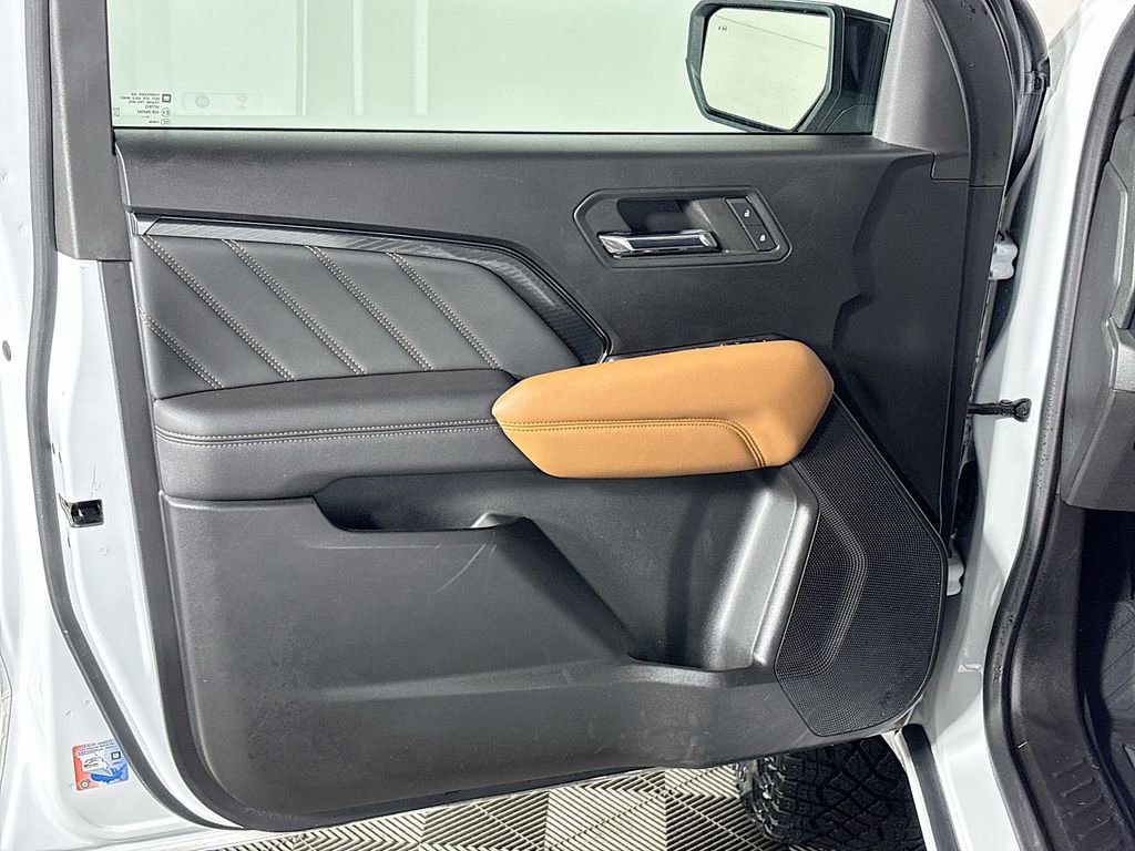 Used 2023 GMC Canyon AT4 w/ Canyon Safety Plus Package image 10