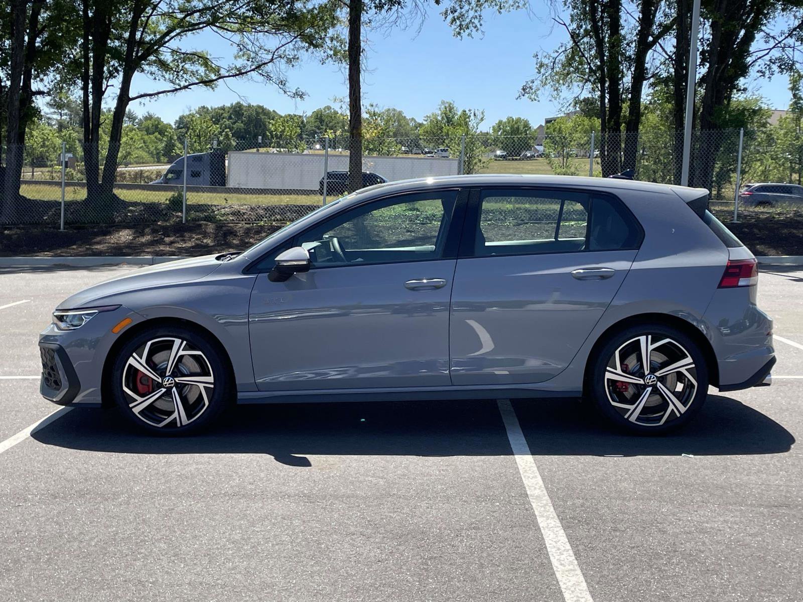 New 2026 Volkswagen GTI SE FWD image 4