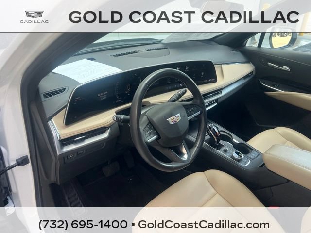 Certified 2024 Cadillac XT4 Luxury w/ Cold Weather Package AWD/4WD image 18