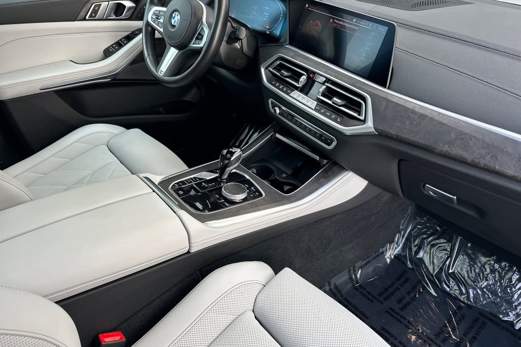 Used 2023 BMW X5 xDrive40i w/ M Sport Package AWD/4WD image 17