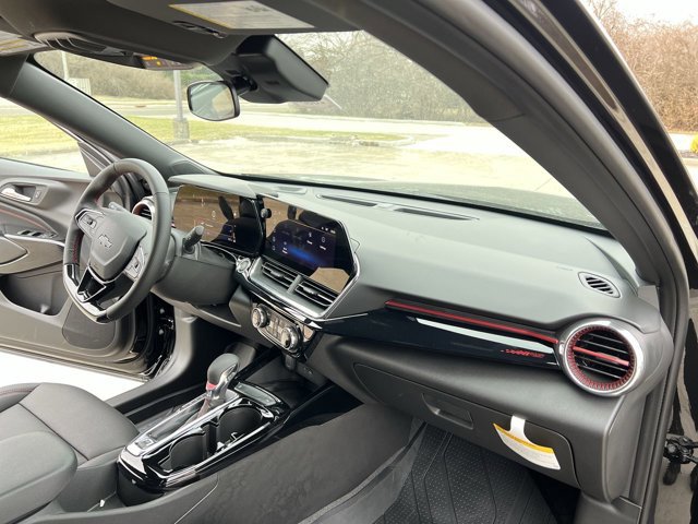 New 2026 Chevrolet Trax RS w/ Sunroof Package image 29
