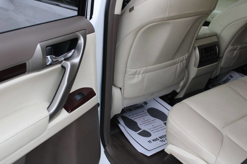 Used 2019 Lexus GX 460 Premium w/ Premium Package image 14