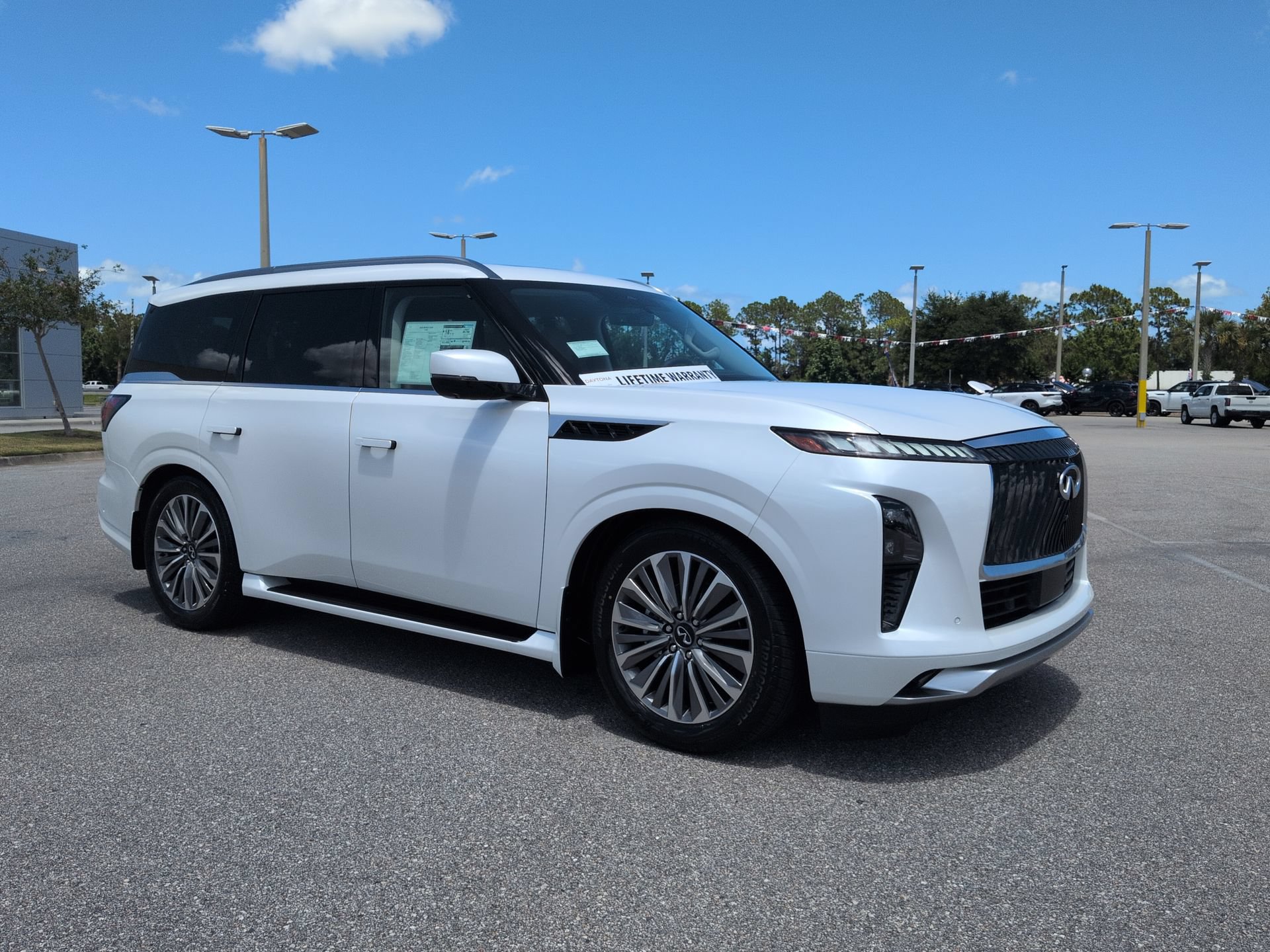New 2026 INFINITI QX80 Luxe w/ Cargo Package RWD image 3