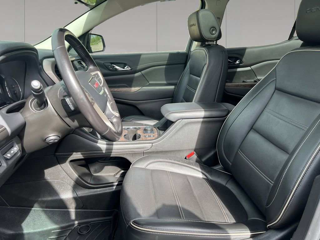 Used 2021 GMC Acadia Denali w/ Denali Technology Package AWD/4WD image 10
