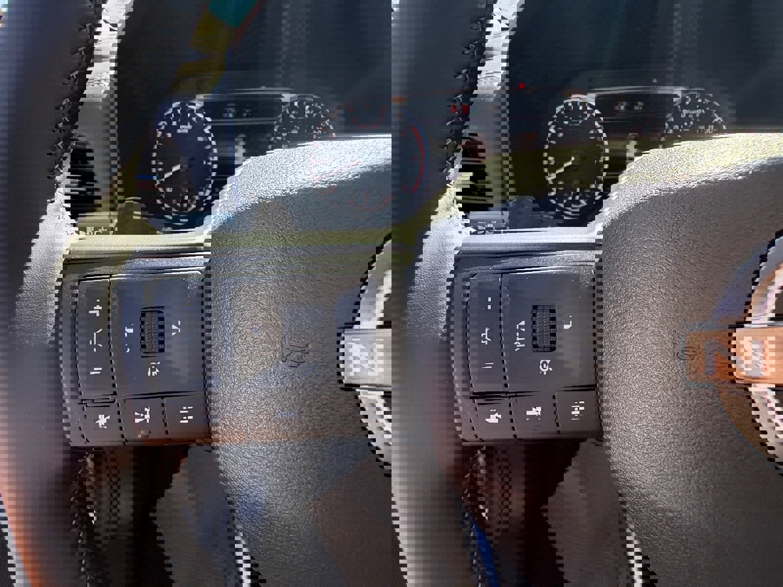 New 2026 Nissan Rogue SV image 25