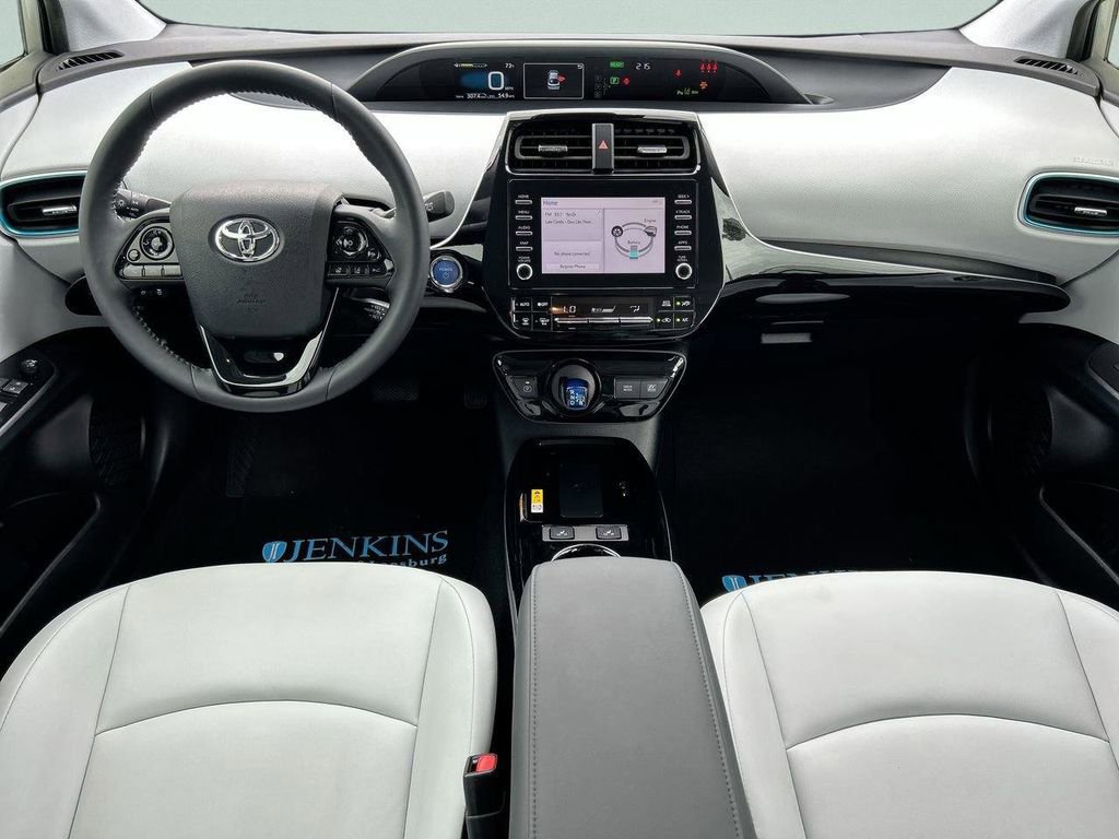 Used 2020 Toyota Prius XLE image 17
