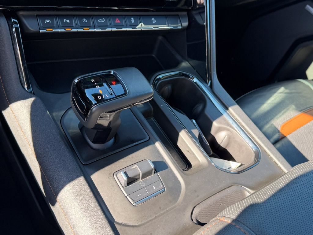 Certified 2025 GMC Sierra 1500 AT4 w/ Technology Package AWD/4WD image 44
