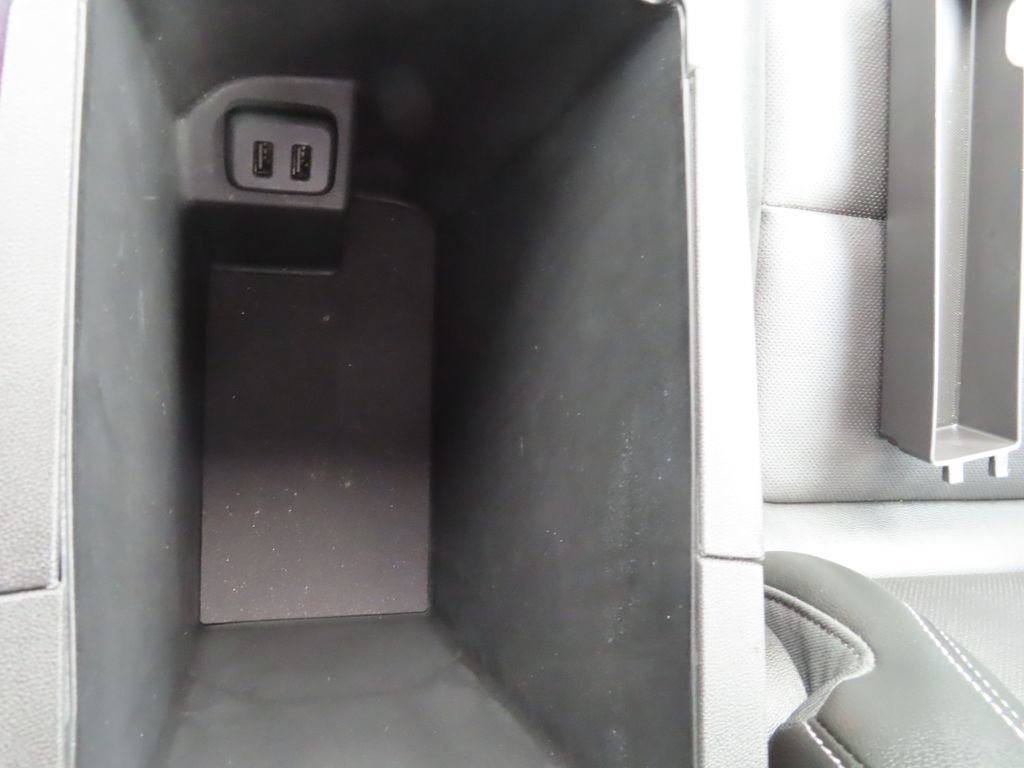 Used 2024 GMC Terrain SLT image 26