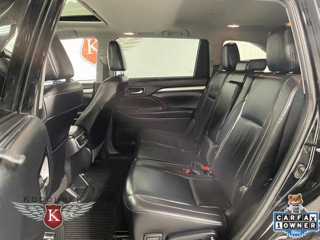 Used 2019 Toyota Highlander XLE AWD/4WD image 22