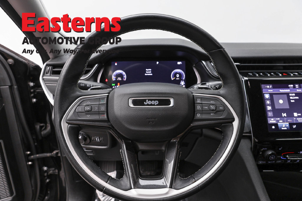 Used 2022 Jeep Grand Cherokee L Laredo w/ Luxury Tech Group I AWD/4WD image 12