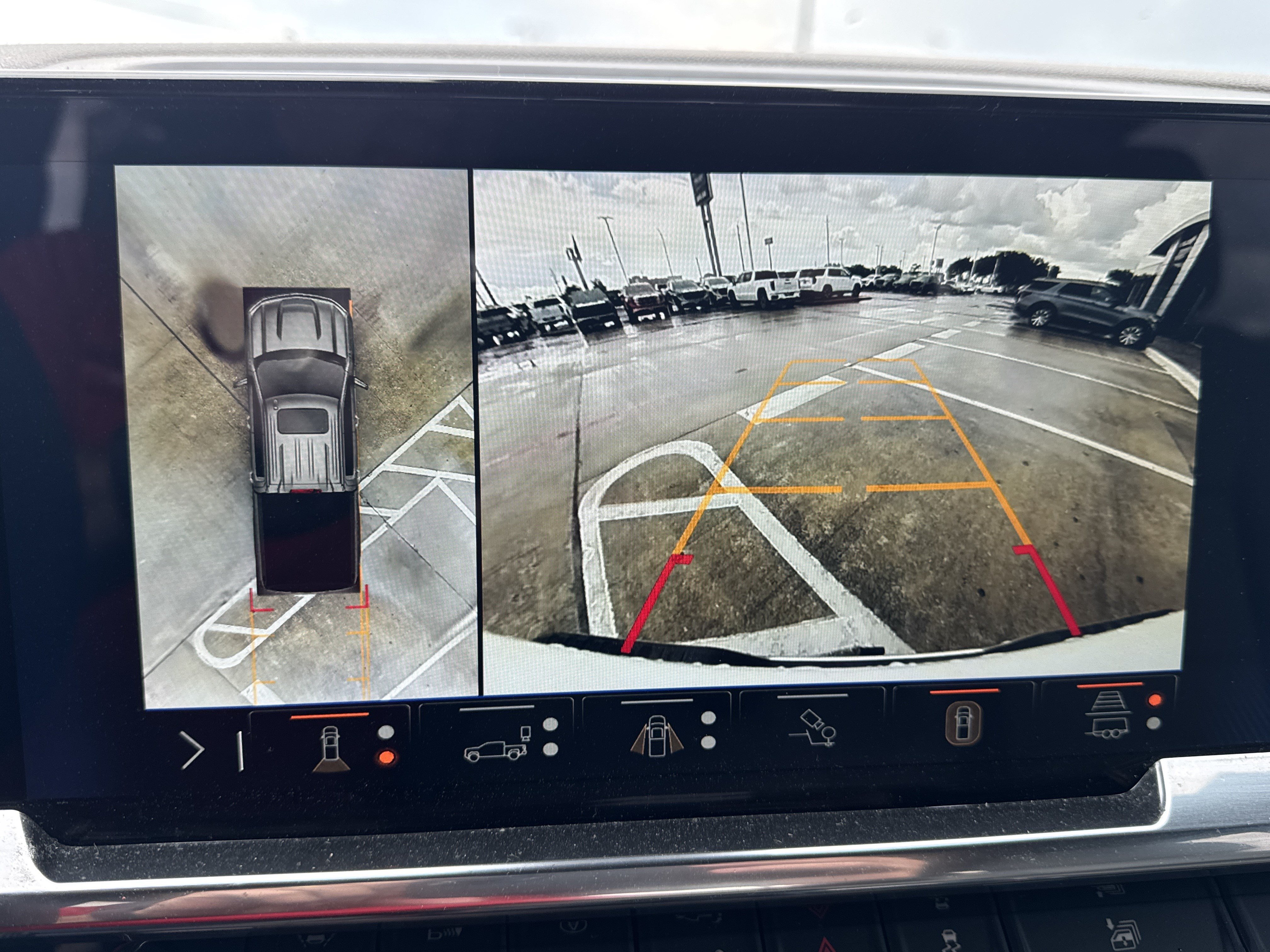 Used 2025 Chevrolet Silverado 1500 LT w/ Texas Edition Plus RWD image 18