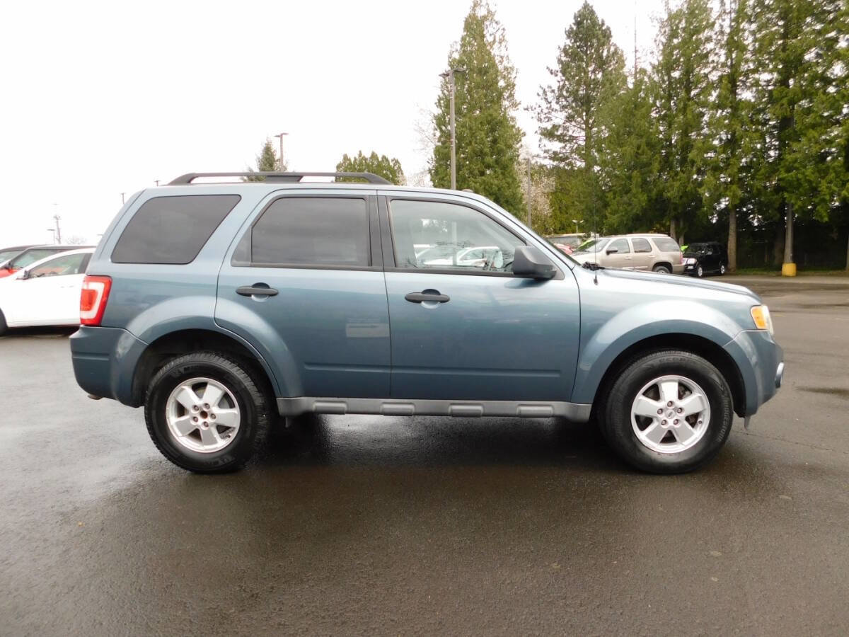 Used 2010 Ford Escape XLT image 18