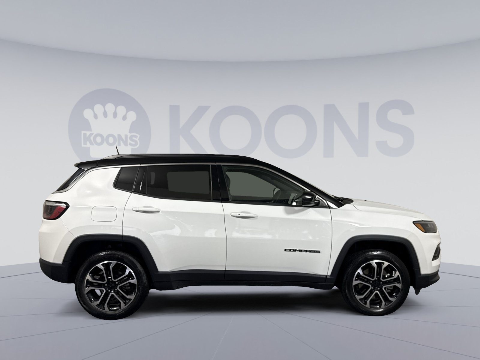 Used 2024 Jeep Compass Limited w/ Sun and Sound Group AWD/4WD image 8