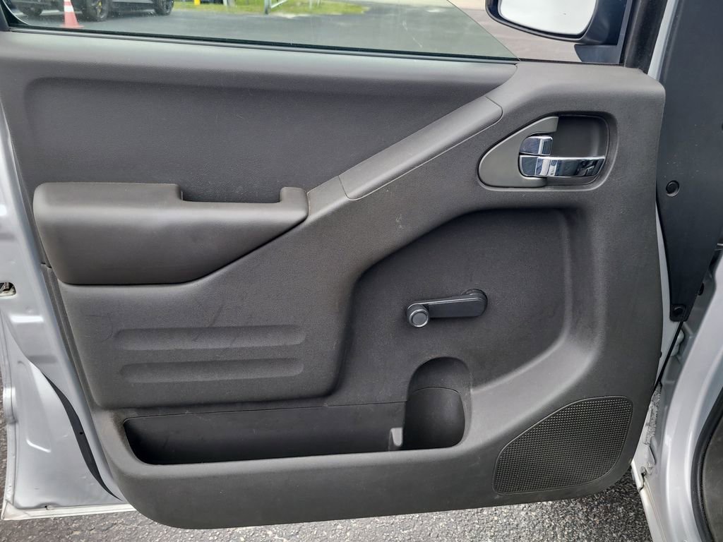 Used 2019 Nissan Frontier S image 11