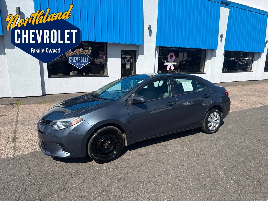 Used 2015 Toyota Corolla LE FWD image 1