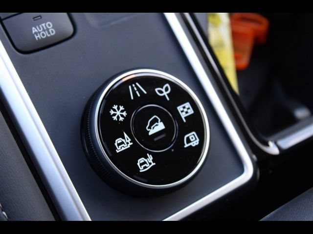 New 2026 Nissan Pathfinder SV AWD/4WD image 31