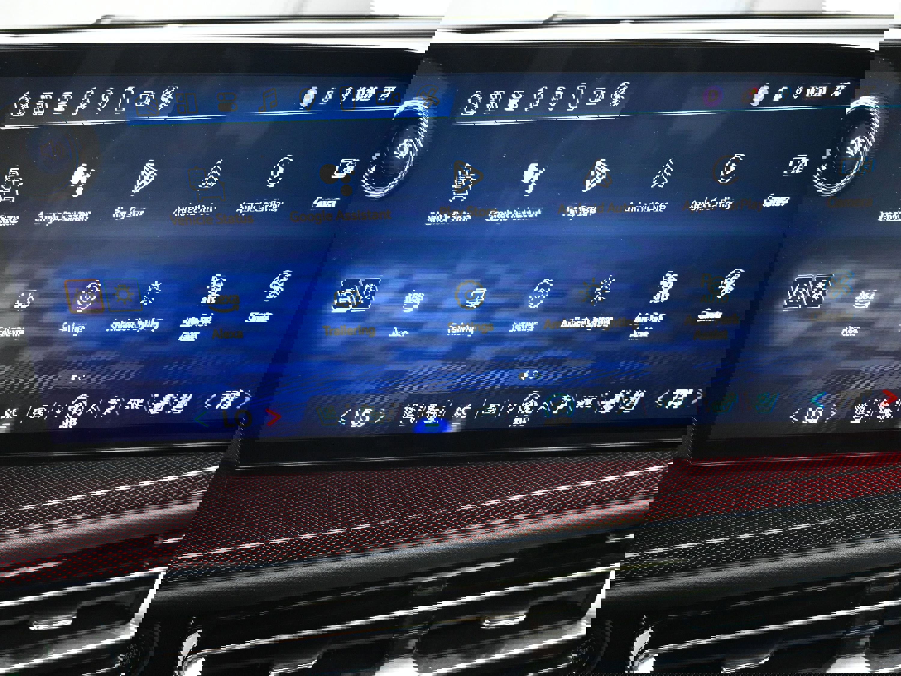 Used 2024 Chevrolet Traverse RS image 16