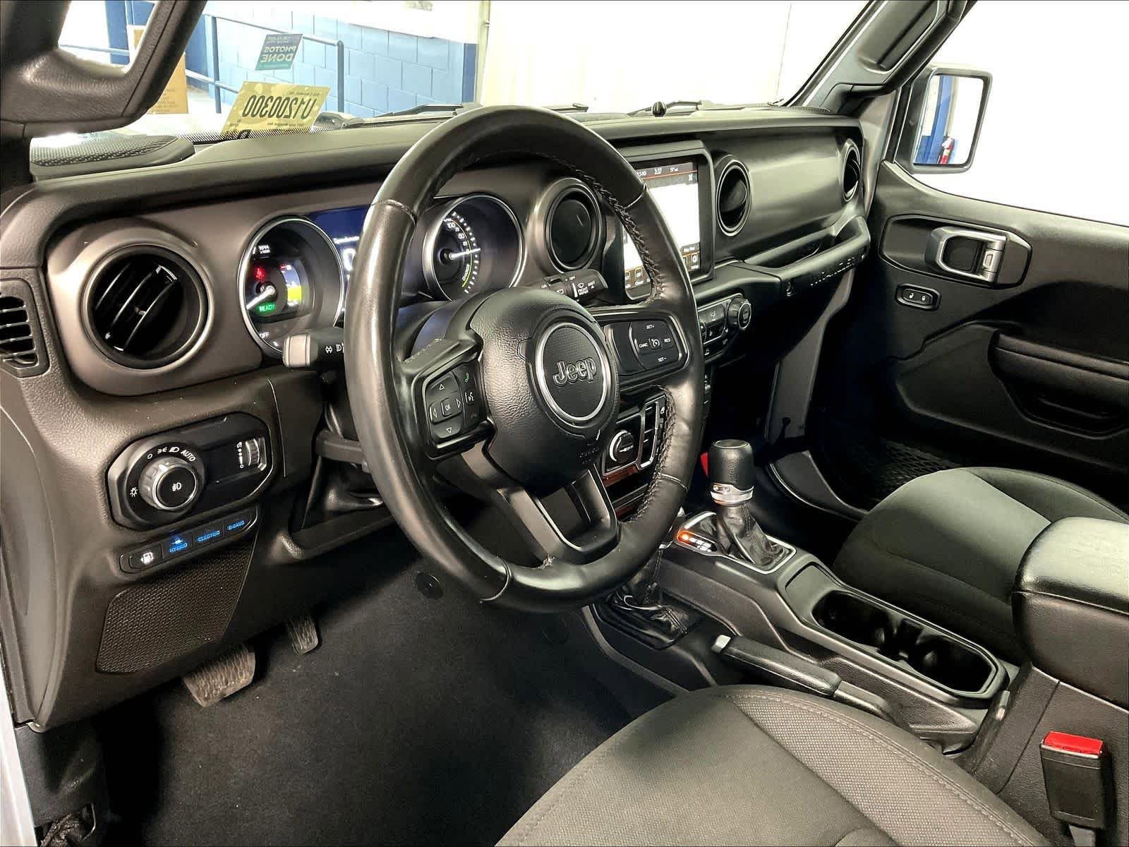 Used 2023 Jeep Wrangler Unlimited w/ Cold Weather Group AWD/4WD image 8