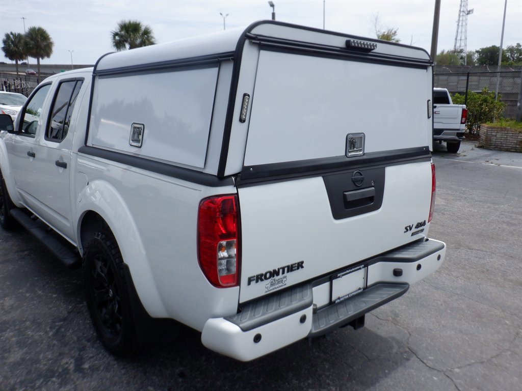 Used 2021 Nissan Frontier SV w/ Midnight Edition Floor Mats image 4