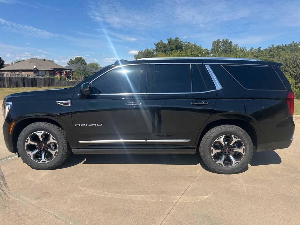 Used 2025 GMC Yukon Denali w/ Denali Reserve Package image 2