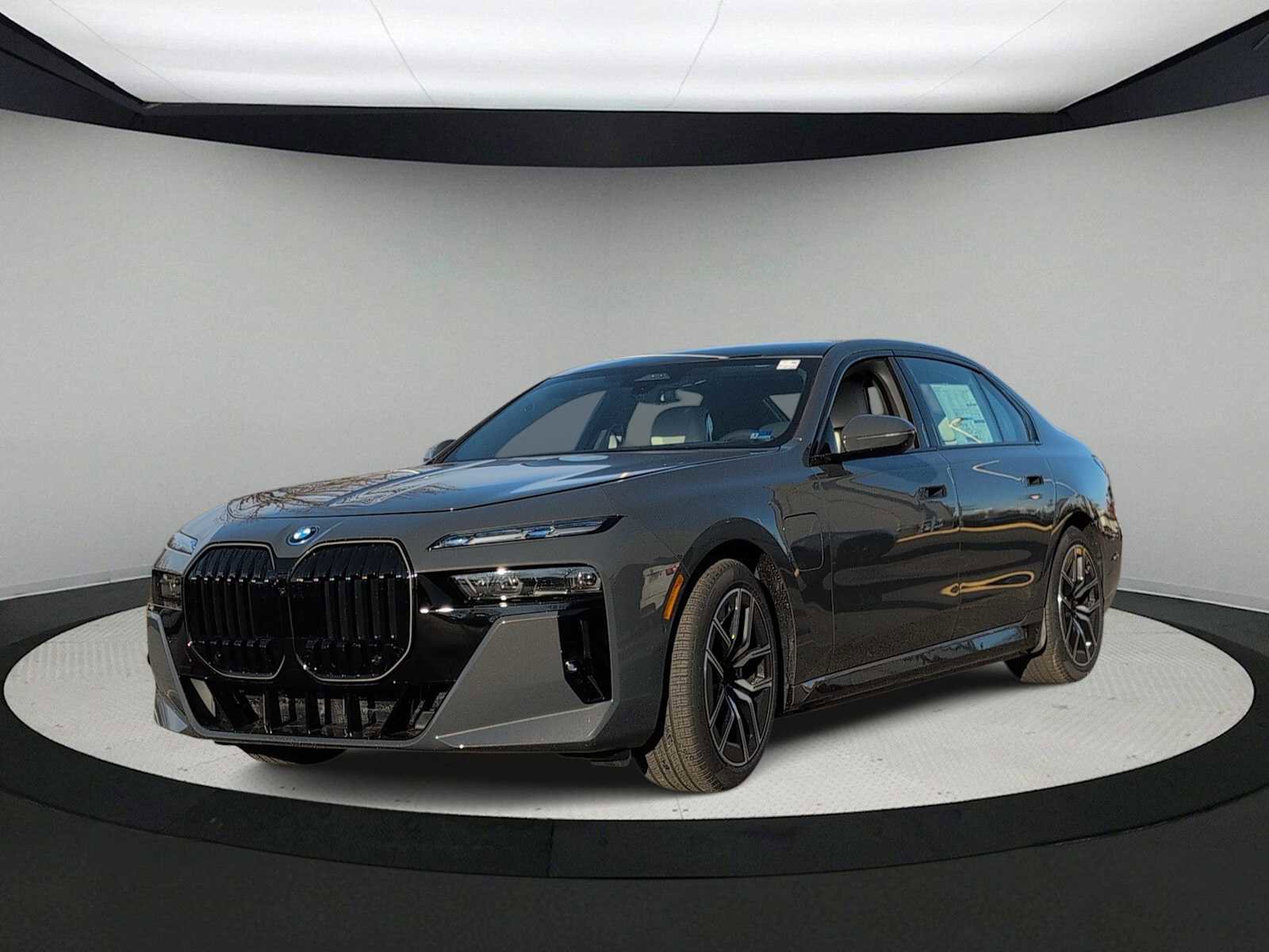 New 2026 BMW 750e xDrive w/ Executive Package AWD/4WD image 4