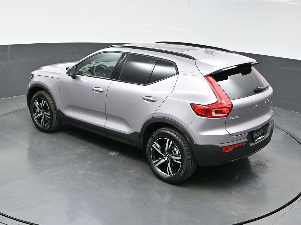 New 2026 Volvo XC40 B5 Core w/ Protection Package Premier AWD/4WD image 33
