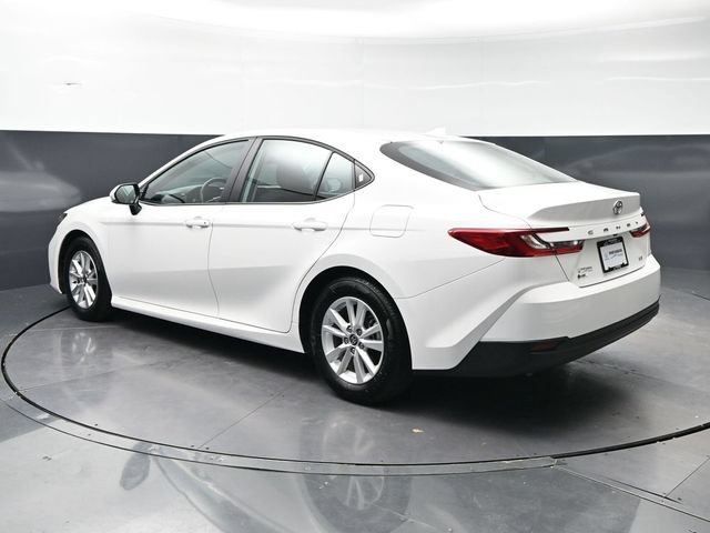 Used 2025 Toyota Camry LE FWD image 7
