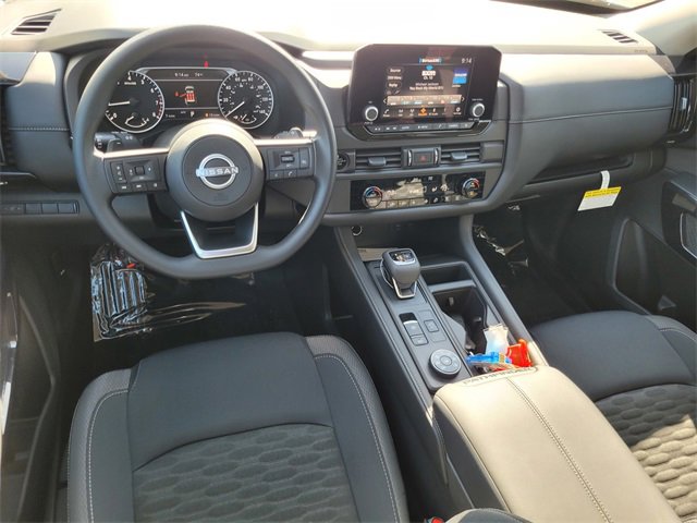 New 2025 Nissan Pathfinder S image 5