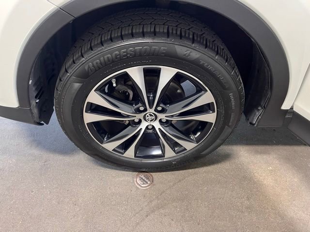 Used 2015 Toyota RAV4 Limited image 29