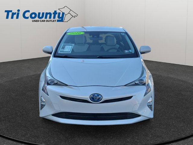 Used 2016 Toyota Prius Four Touring FWD image 2