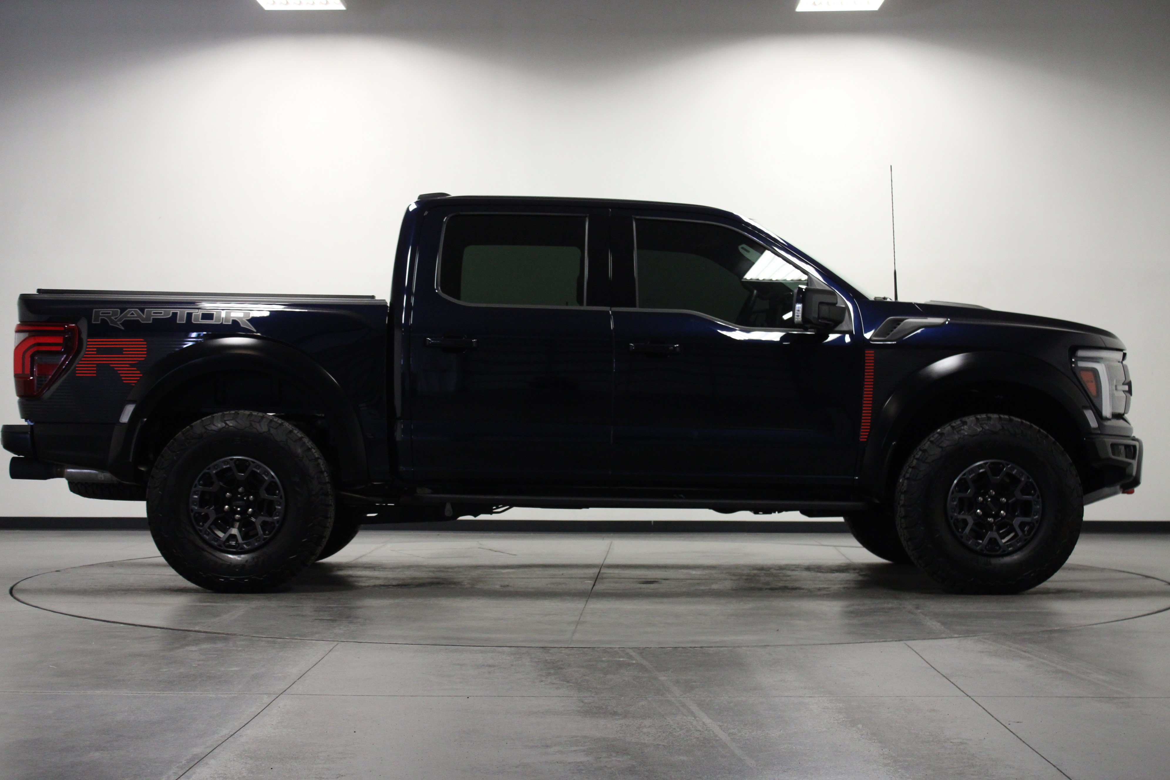 Used 2025 Ford F150 Raptor w/ Equipment Group 803A Raptor R AWD/4WD image 3